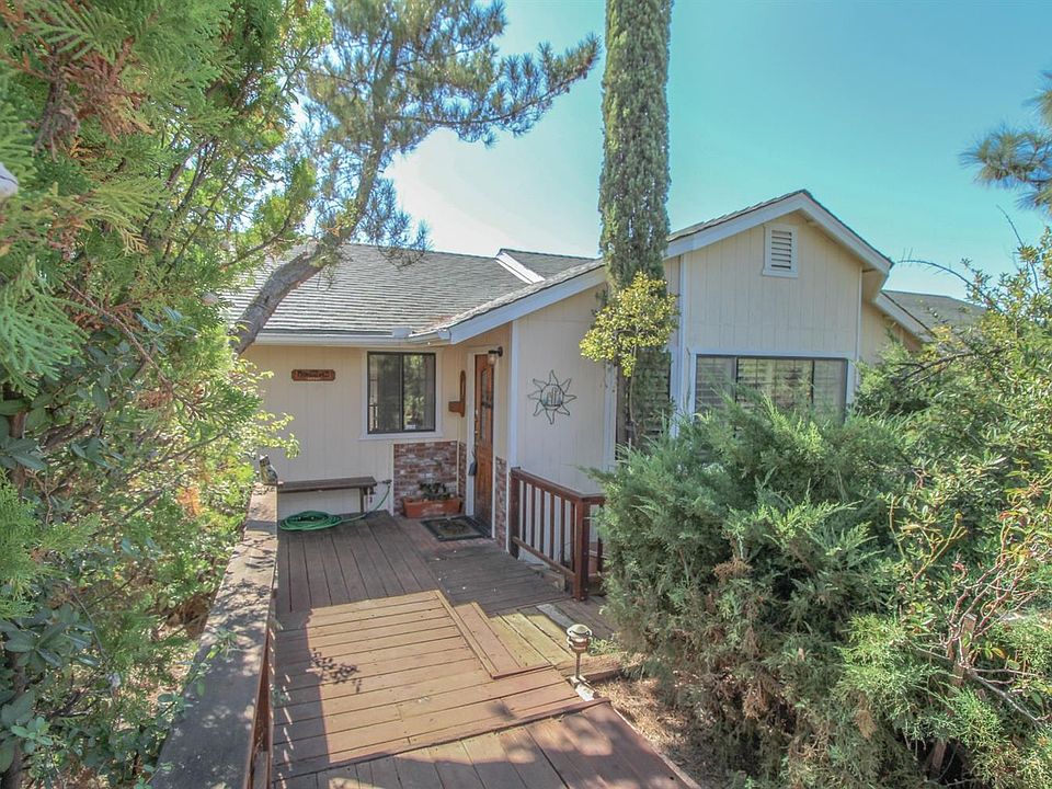 1st image of 41176 Lilley Mountain Dr