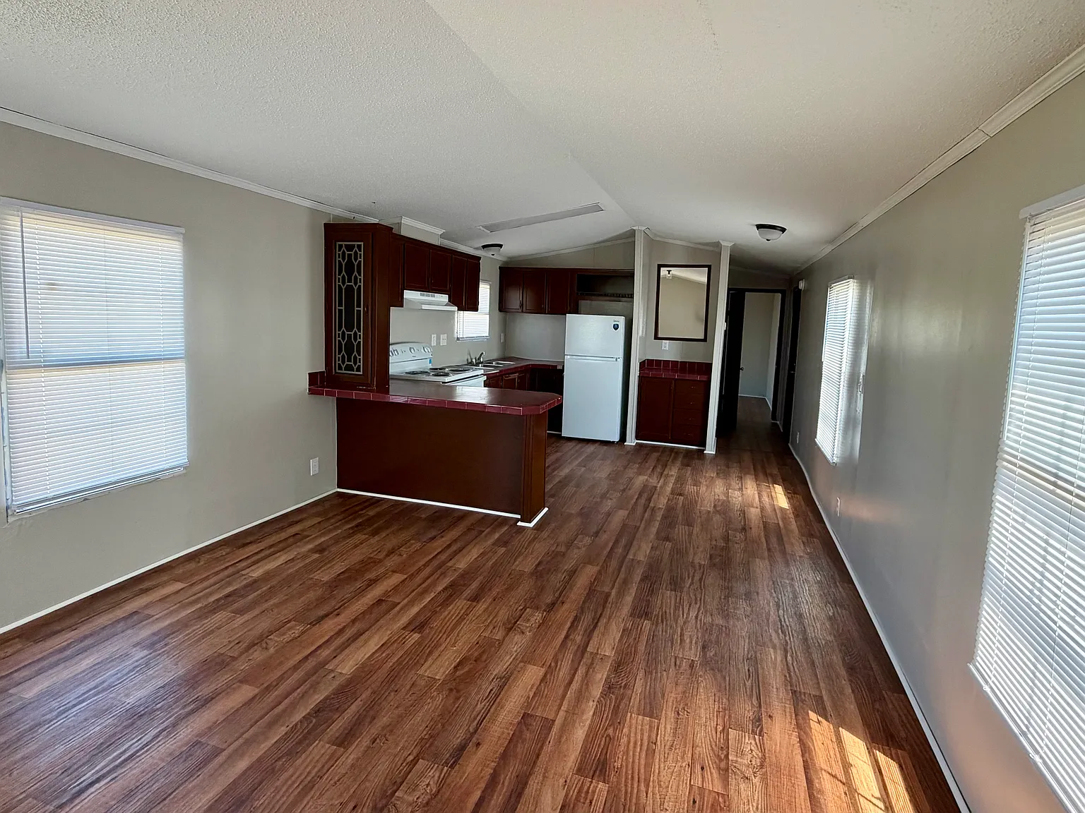 2 bed, $995 — Photo 2