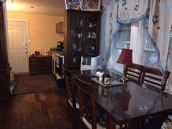 Dining into Kitchen