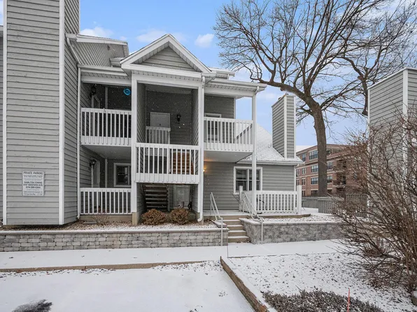 1552 N Oak Hill Dr, South Bend, IN 46637