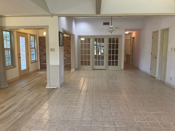 5th image of 205 Northwood Blvd