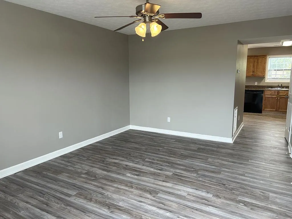 125 Bon Aire Avenue — Photo 3