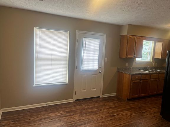 5th image of 109 Woods Trl APT 4