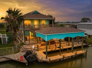 109 Copano Cove Rd, Rockport, TX 78382