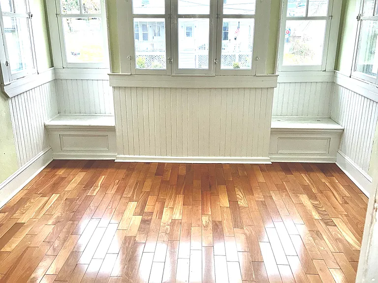 Nursery or office adjoining master bedroom