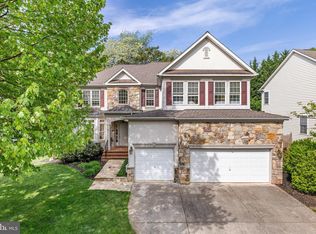 12973 Highland Oaks Ct, Fairfax, VA 22033
