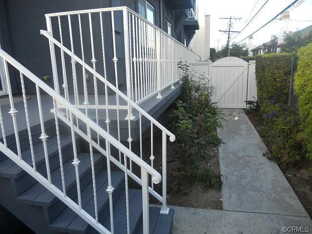 2nd image of 620 S Catalina Ave APT D