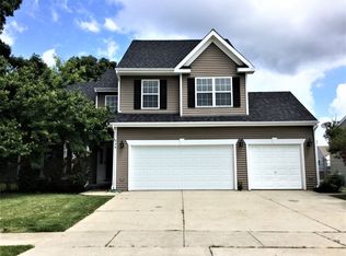 994 Haywood Dr, Round Lake, IL 60073