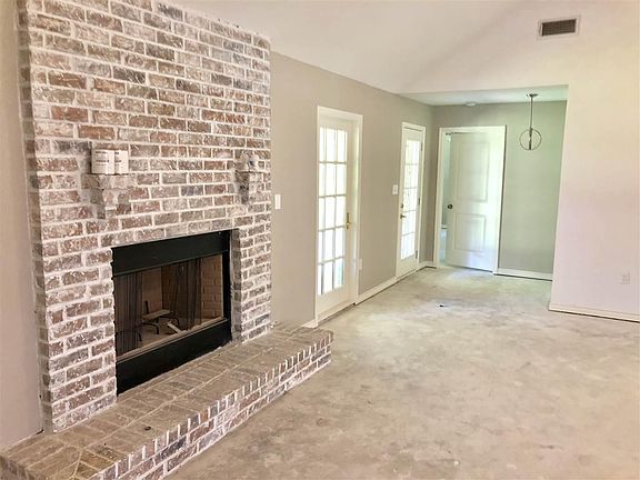 5th image of 13490 Rolling Hills Dr