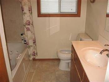 5th image of 9511 Dekoven Dr SW