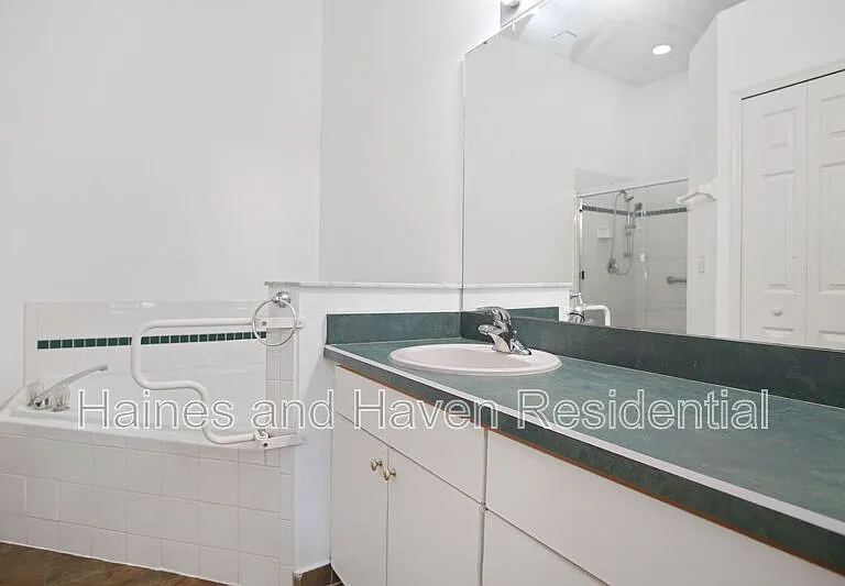 2492 Saint Augustine Blvd — Photo 14
