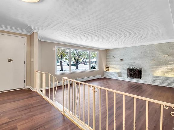 4th image of 51 Goering Ave
