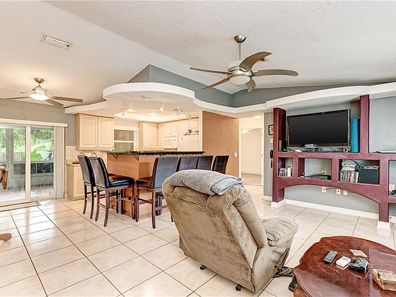 5th image of 2559 22nd St