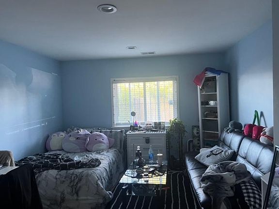 5th image of 11 Hampshire Ave