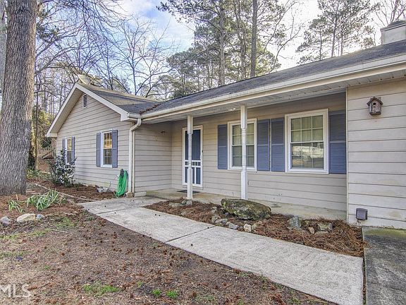 4th image of 3001 Randolph Ct NE
