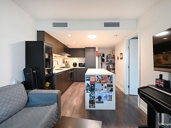 5th image of 8189 Cambie St #1409