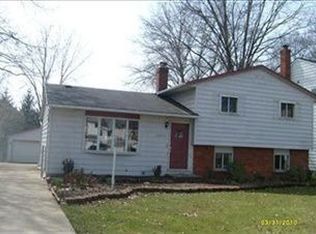 38304 Poplar Dr, Willoughby, OH 44094