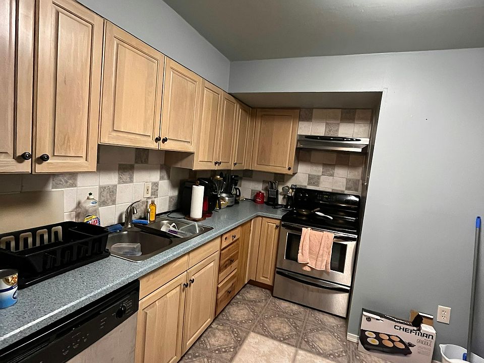 1st image of 220 Linden St APT 307