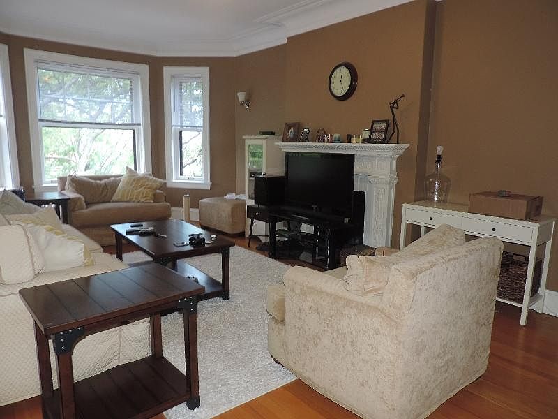 1st image of 108 Keeney St APT 3