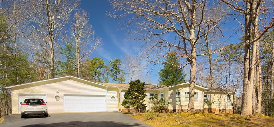 1st image of 218 Rocky Cir