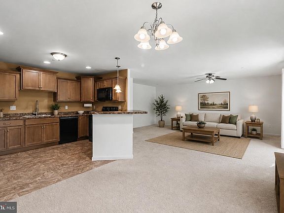 2nd image of 186 Braeburn Way
