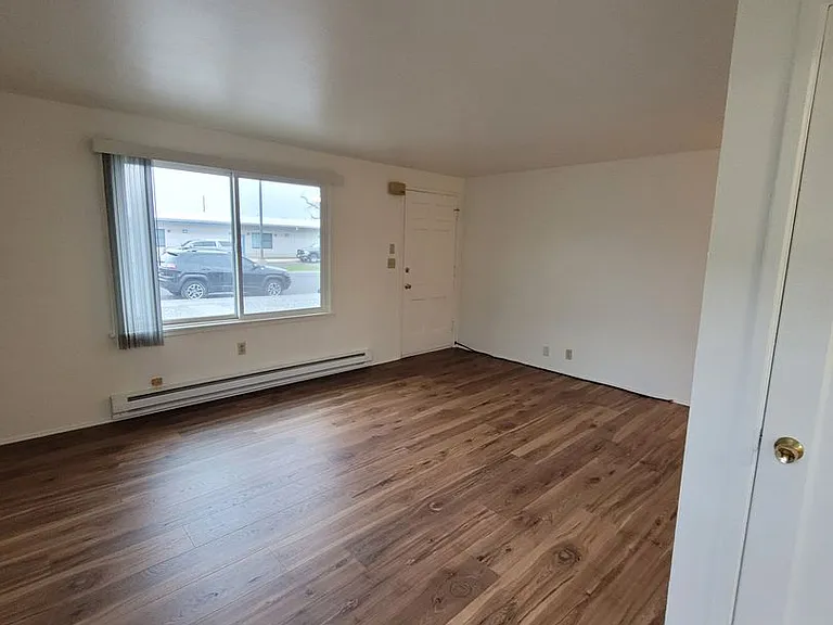 408 W Reisner Rd — Photo 5