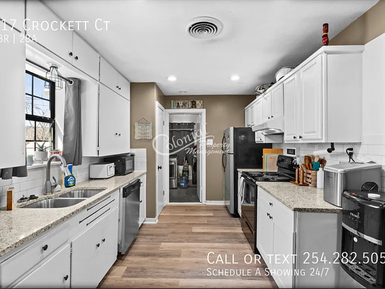 917 Crockett Ct — Photo 6