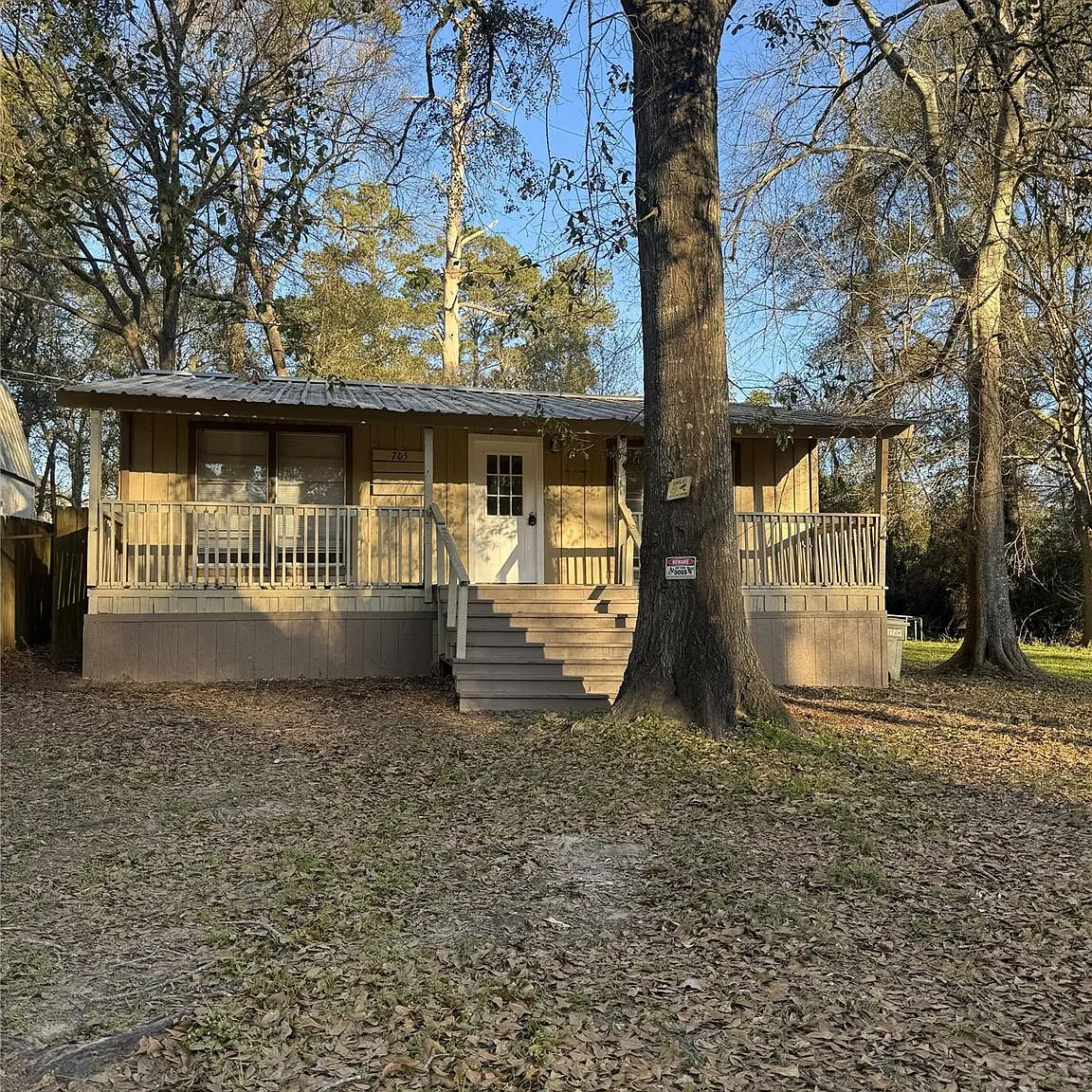 3 bed, 2.0 bath, 1216 sqft, $1,200 — Photo 1
