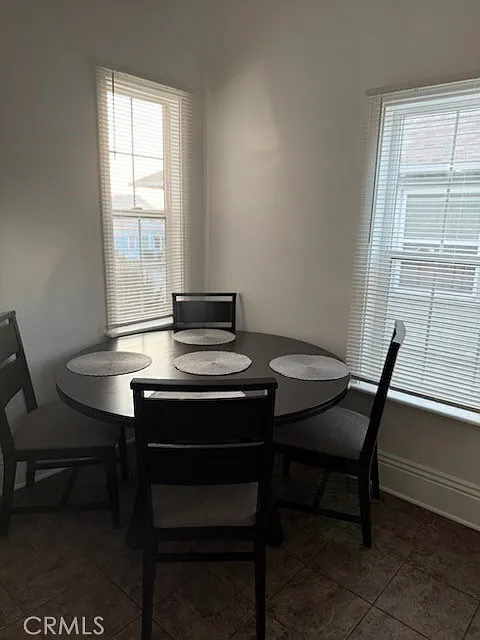 2 bed, 900 sqft, $3,500 — Photo 2