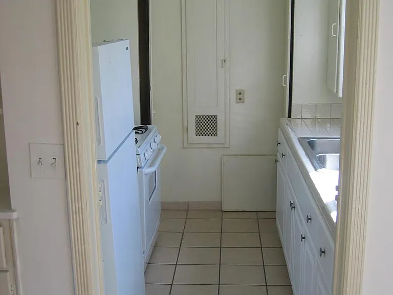 479 Landfair Ave #491 — Photo 2
