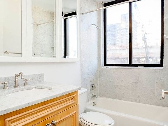 5th image of 145 W 67th St APT 16C