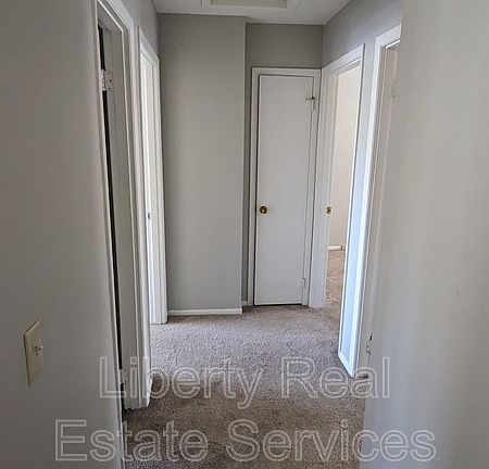 5th image of 901 Olmstead Dr APT 16B