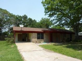1107 Wayne Dr, Teague, TX 75860
