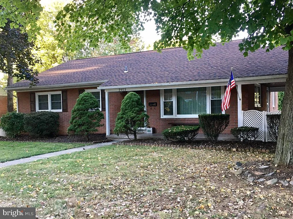 2953 Grandview Blvd photo 1