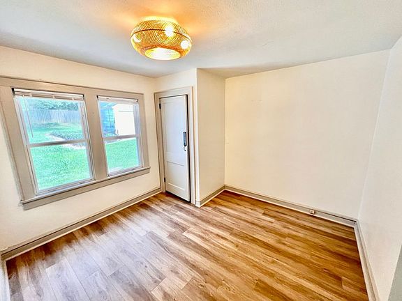 4th image of 3227 Avondale Ave #13227
