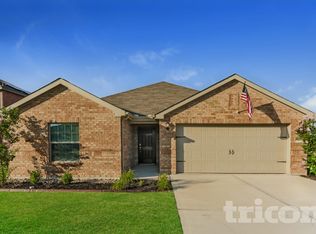108 Saloon Cv E, Newark, TX 76071