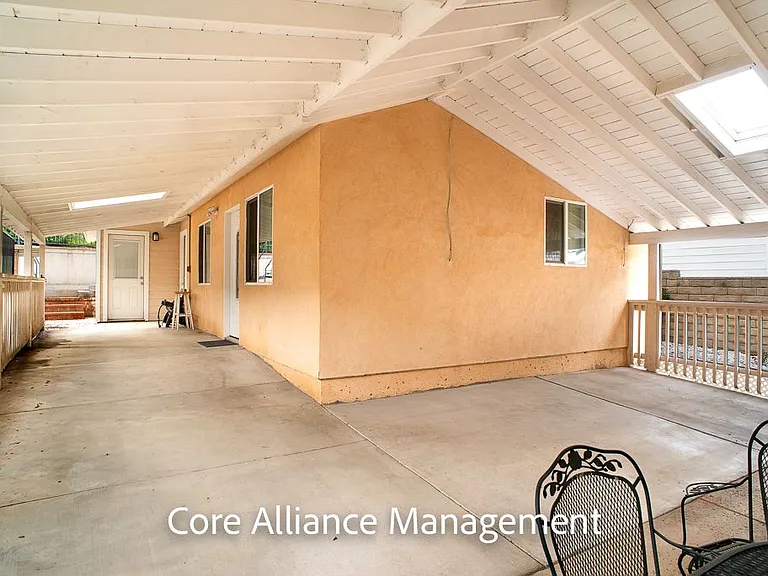 9413 Farralone Ave — Photo 13