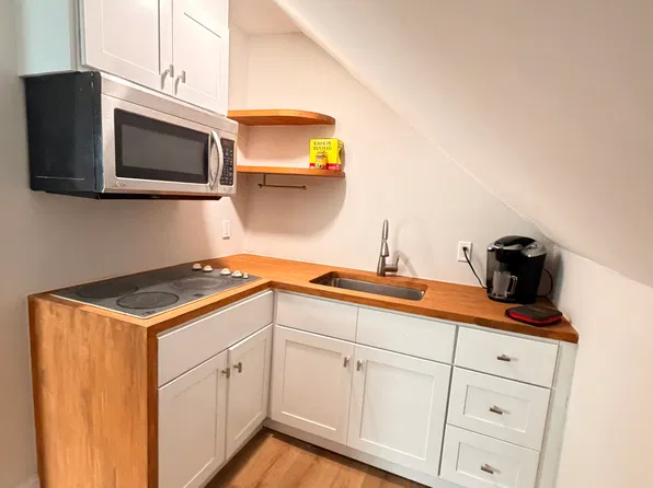 58 Arlington St APT 3, Fitchburg, MA 01420