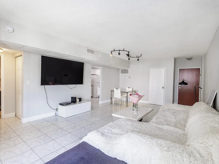 3801 S Ocean Dr #10S — Photo 2