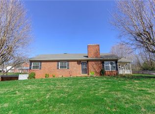 322 3rd St, Ronda, NC 28670