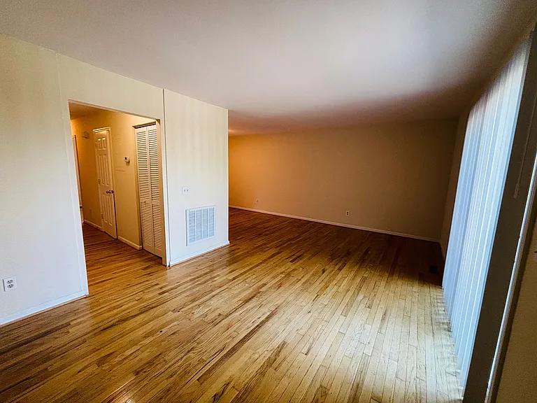 2502 Ridge Rd — Photo 7