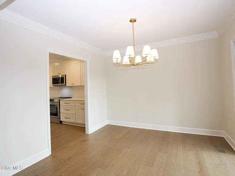 131 Racquet Ln — Photo 10