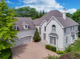 1512 Royal Oak Rd, Darien, IL 60561