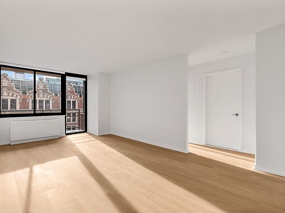 3rd image of 200 W 60th St APT 12H