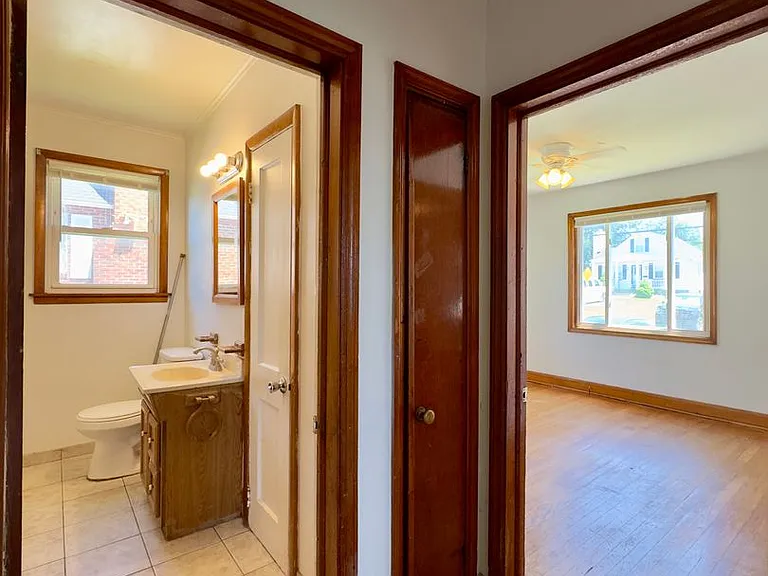 7906 Hillendale Rd — Photo 4