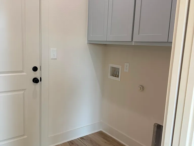 607 N Main St — Photo 10