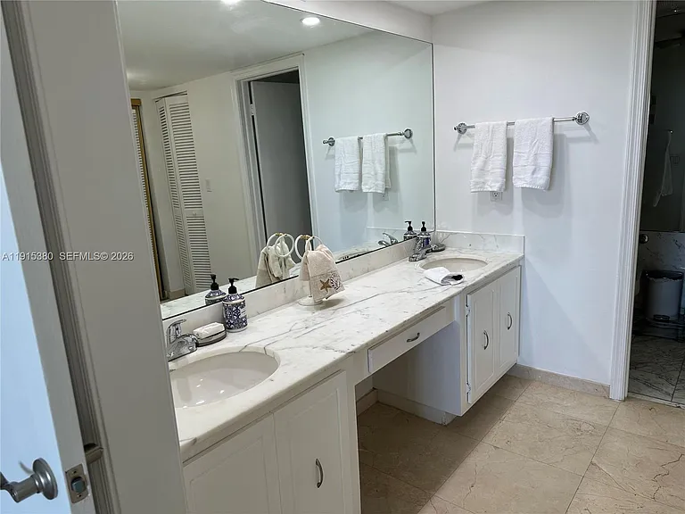 199 Ocean Lane Dr #1004 — Photo 8
