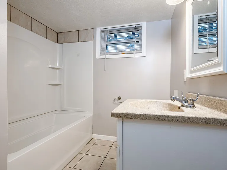 640 N 46th St — Photo 11