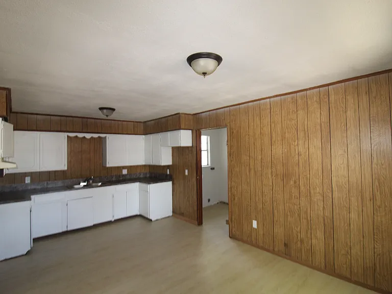 2010 Soliz St — Photo 7