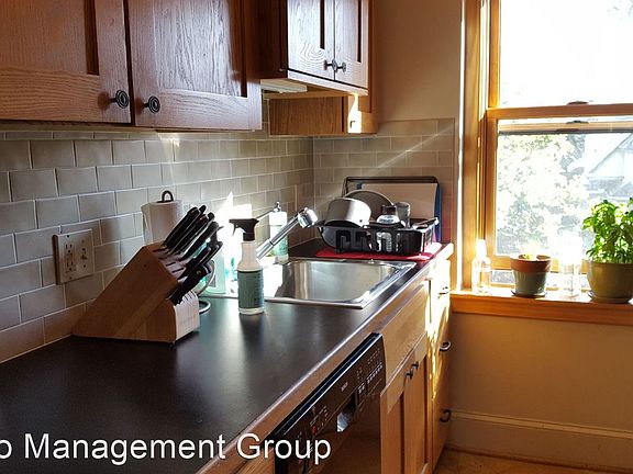 3rd image of 1394 Amherst St #6391274